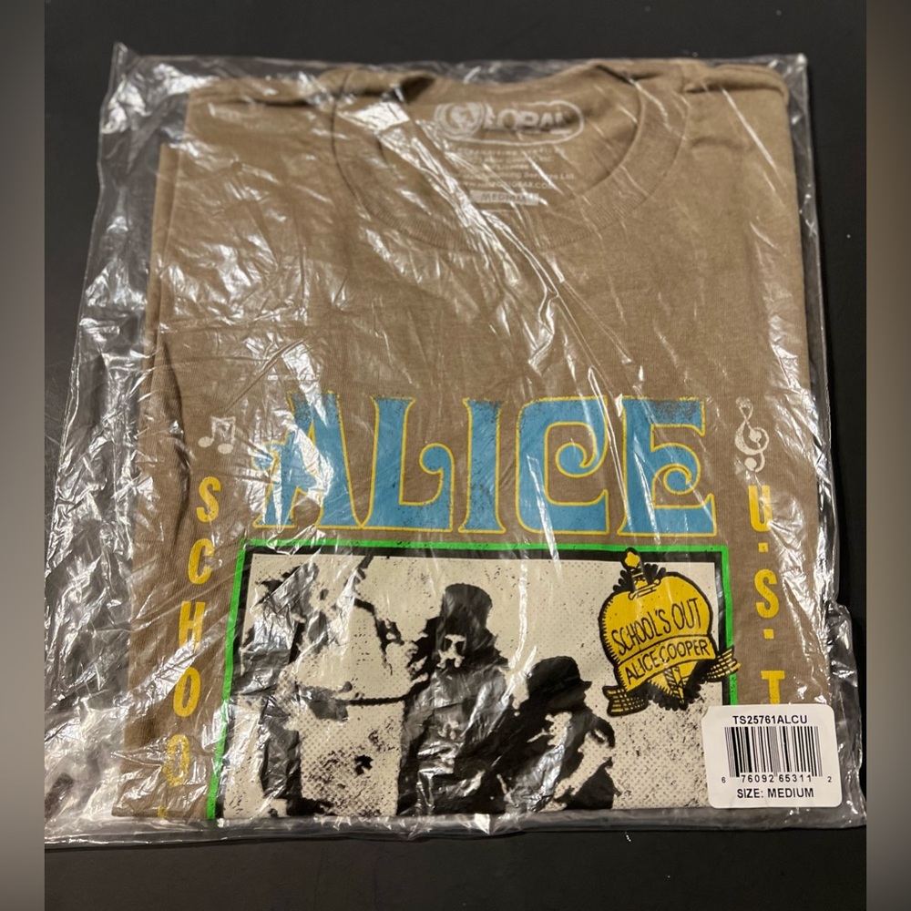 Global nwt Alice cooper size medium men’s crew neck tshirt